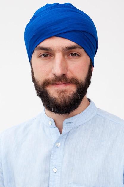 Photo homme barbu dans un turban