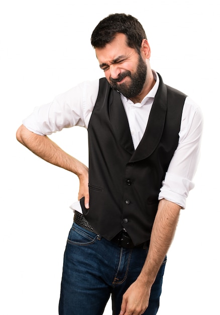 Photo homme cool avec douleur à l'épaule sur fond blanc isolé