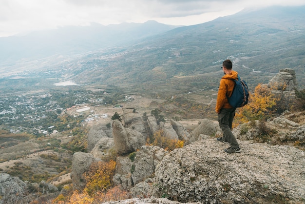 Homme, debout, Demerdji, montagne