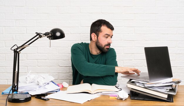 Homme étudiant