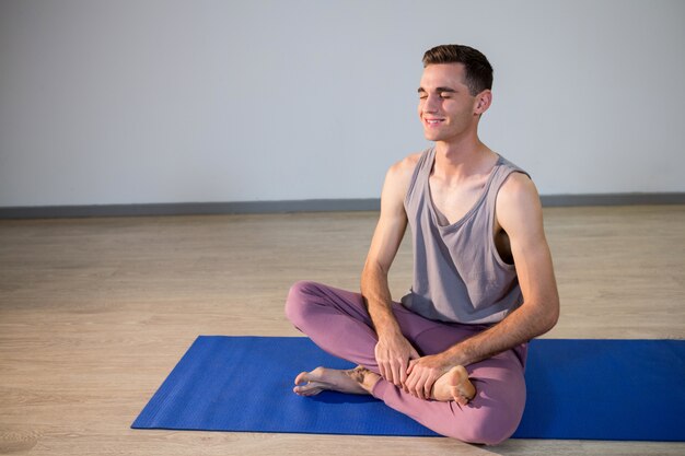 Homme, exécuter, yoga