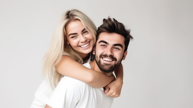 Un homme et une femme se font un câlin.