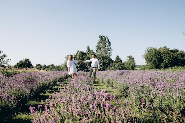 Photo un homme et une femme