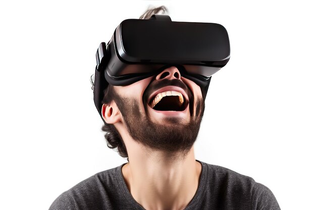 un homme heureux portant un casque de réalité virtuelle sur fond blanc