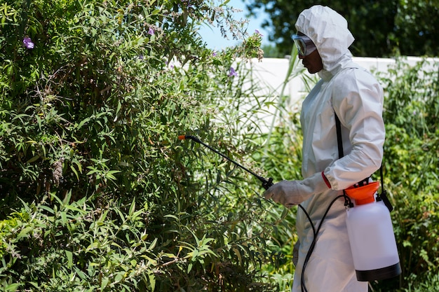 Homme, lutte antiparasitaire