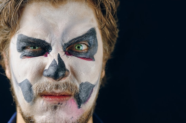 Photo homme masqué du jour de la mort à halloween