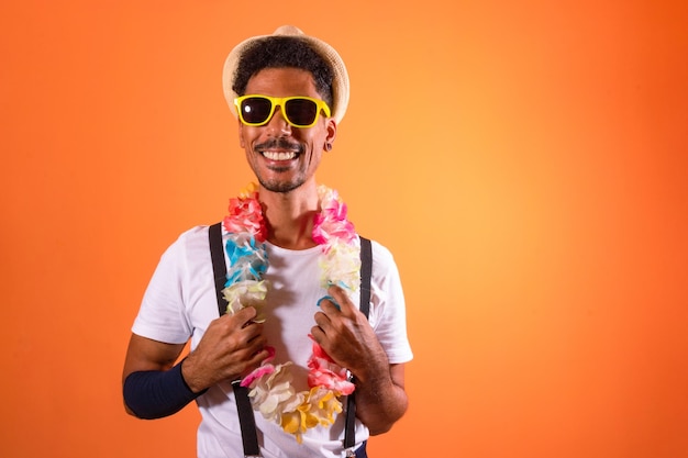 homme noir, à, carnaval, déguisement, isolé