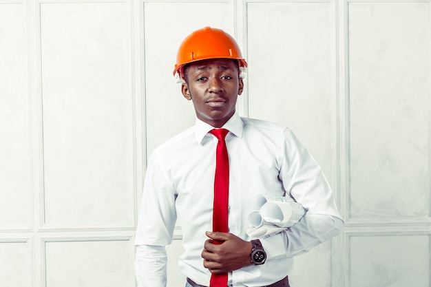 Un homme noir travailleur de la construction afro-américain