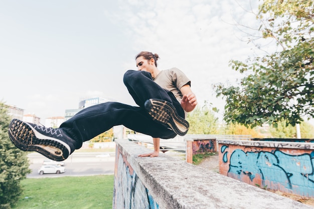 homme parkour