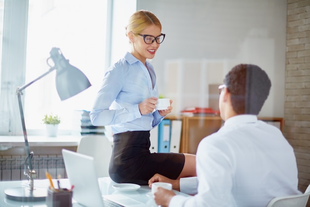 homme personne ensemble bureau de réunion