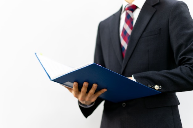 Un homme professionnel en costume