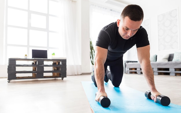 Homme de remise en forme