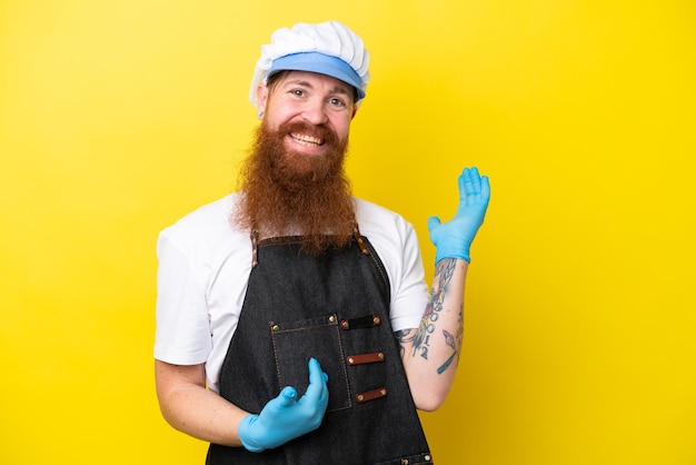 Homme roux avec barbe