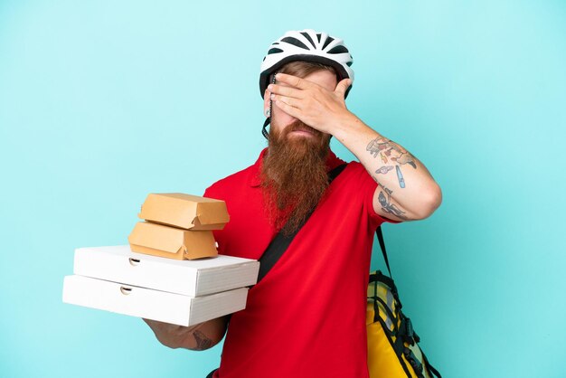 Homme roux avec barbe