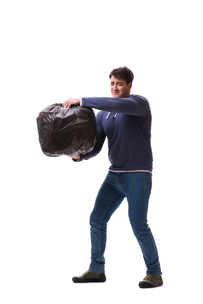 Homme avec sac poubelle isolé