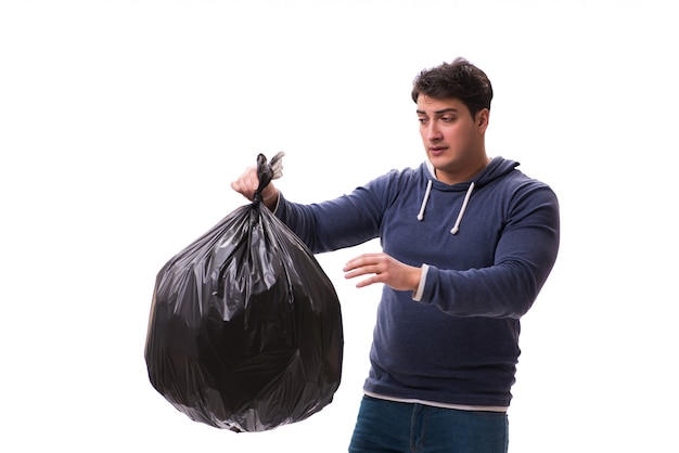 Homme avec sac poubelle isolé