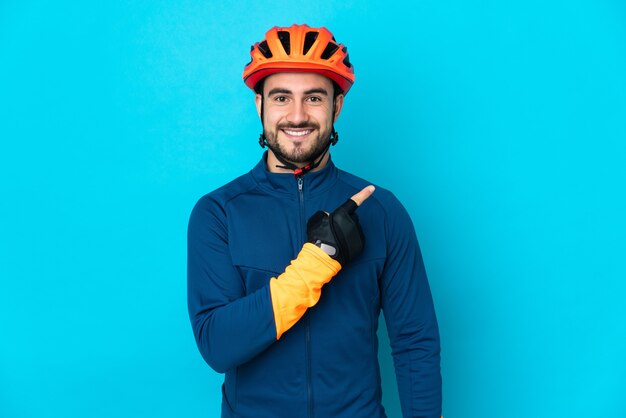 Homme de sport sur fond isolé