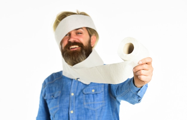 Homme tenant du papier toilette Hipster Guy s'amusant Douceur force et capacité d'absorption Prévenir