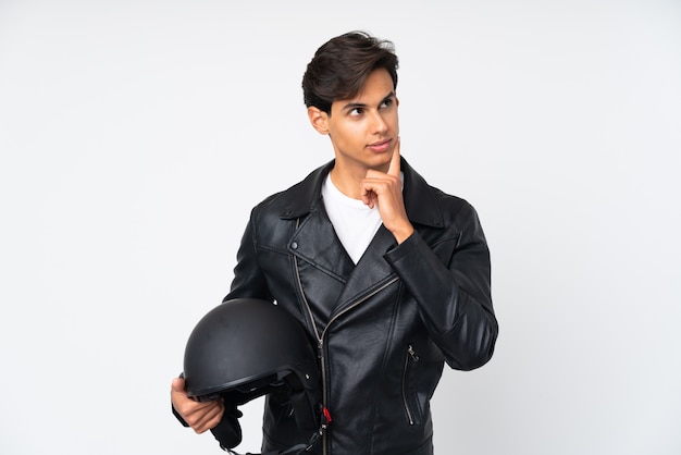 Homme, tenue, moto, casque, pensée, idée