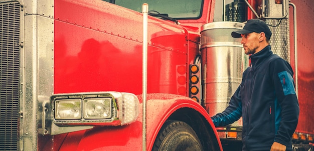 Photo homme travaillant dans un bus