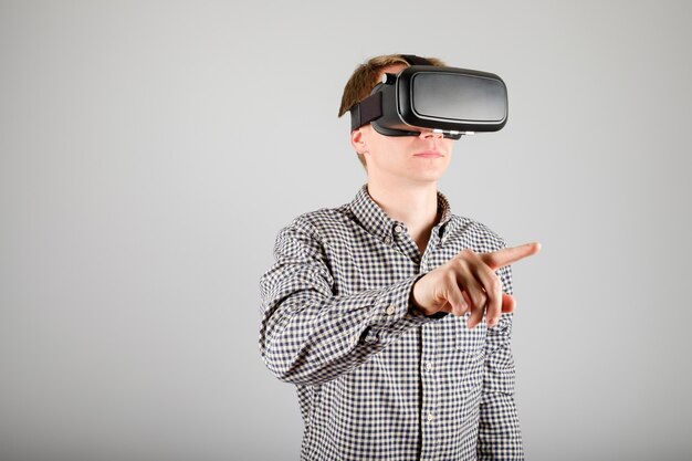 Homme, utilisation, réalité virtuelle, lunettes