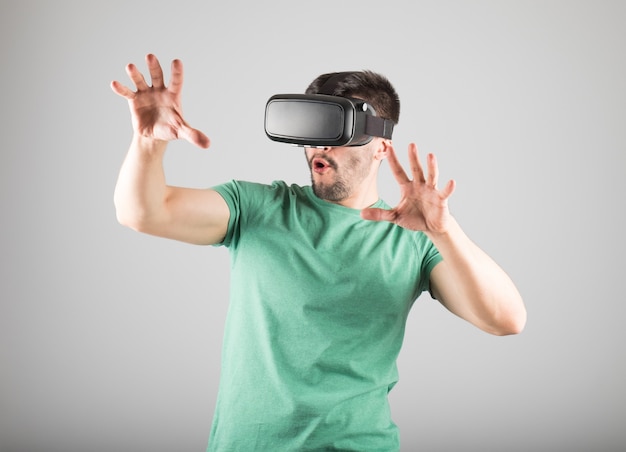 Homme, utilisation, réalité virtuelle, lunettes