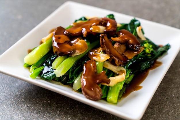 Hong Kong Kale sauté à la sauce d&#39;huître