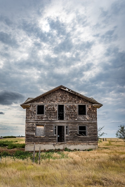 Un hôpital abandonné dans la ville fantôme de Robsart en Saskatchewan