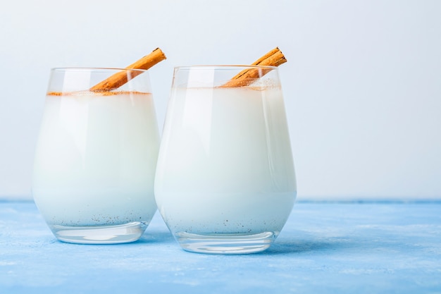 Horchata traditionnel fait maison dans un verre