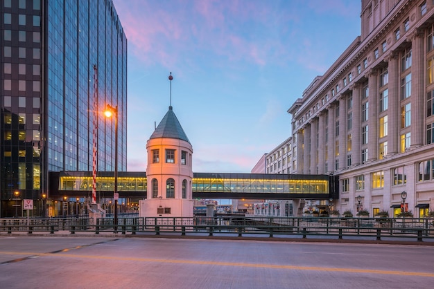 Photo l'horizon du centre-ville avec des bâtiments à milwaukee, aux états-unis