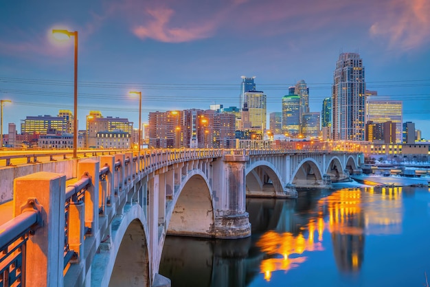 L'horizon du centre-ville de Minneapolis, paysage urbain du Minnesota aux États-Unis