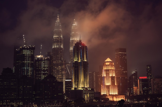 Horizon de Kuala lumpur la nuit en malaisie kuala lumpur est la capitale de la malaisie