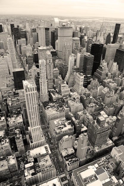 Horizon de Manhattan avec des gratte-ciel de New York en noir et blanc