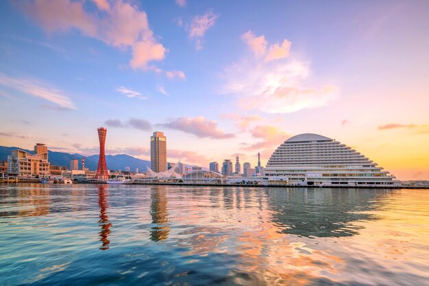 L'horizon et le port de Kobe au Japon