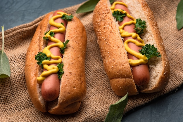 hot-dog avec des saucisses