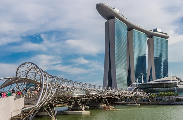 Hôtel et casino Marina Bay et Helix Bridge