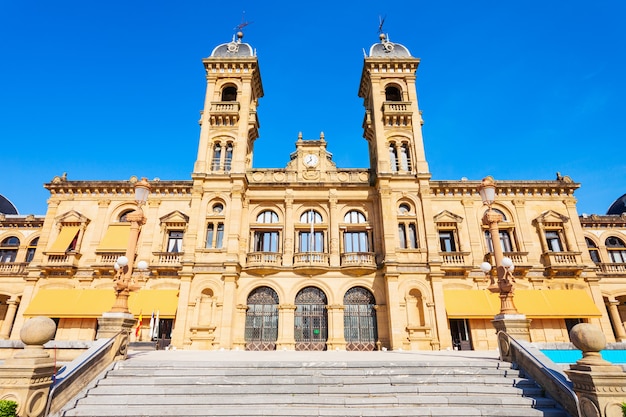 Hôtel de ville de San Sebastian ou bibliothèque principale dans le centre-ville de San Sebastian Donostia, Pays Basque dans le nord de l'Espagne