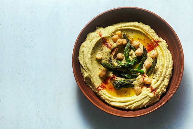 Houmous aux asperges vertes. recette alternative printanière