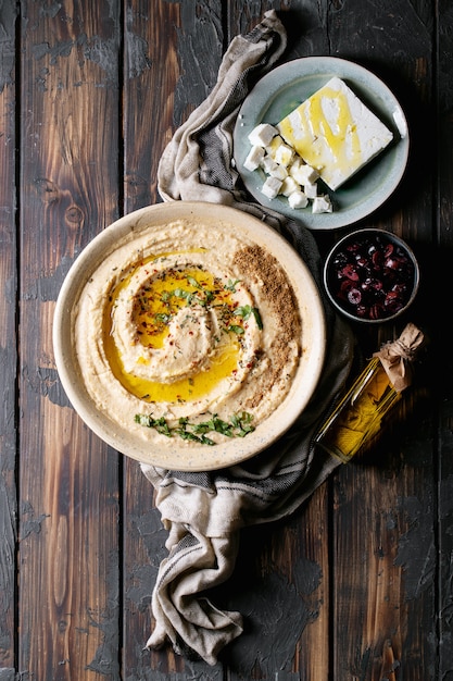 Houmous à l&#39;huile d&#39;olive et au cumin moulu