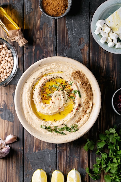 Houmous à l&#39;huile d&#39;olive et au cumin moulu