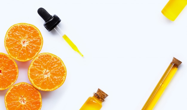 Photo huile essentielle aux oranges