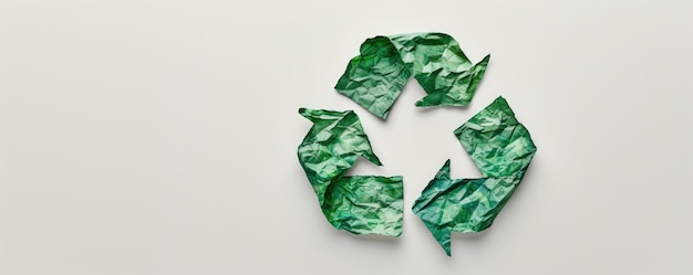 IA générative Un panneau de logo de recyclage en papier froissé concept de réutilisation zéro déchet avec espace de copie