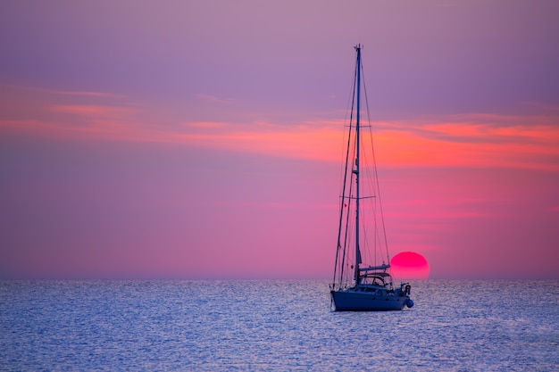 Photo ibiza sunset sun view from formentera island