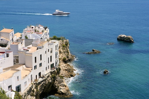 Ibiza vue avec belle mer méditerranée