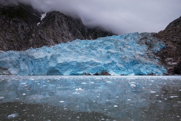 Photo un iceberg en alaska