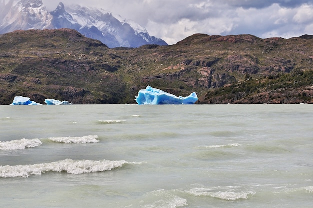 Iceberg sur Lago Grey, Parc National Torres del Paine, Patagonie, Chili