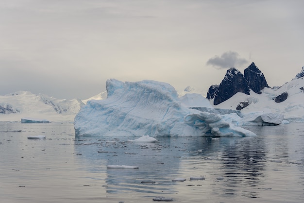 Iceberg en mer Antarctique