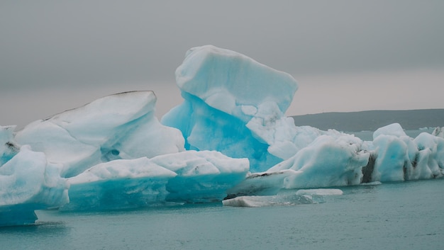 Icebergs et glaciers de glace en Islande