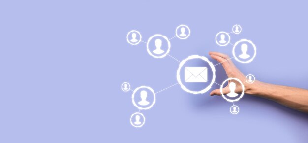 Icône d'e-mail et d'utilisateursignesymbole marketing ou diagramme de concept de newsletterEnvoi d'e-mailCourrier en masseConcept de marketing par e-mail et sms Schéma de vente directe en entreprise Liste des clients pour l'envoi