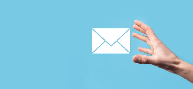 Icône d'e-mail et d'utilisateursignesymbole marketing ou diagramme de concept de newsletterEnvoi d'e-mailCourrier en masseConcept de marketing par e-mail et sms Schéma de vente directe en entreprise Liste des clients pour l'envoi